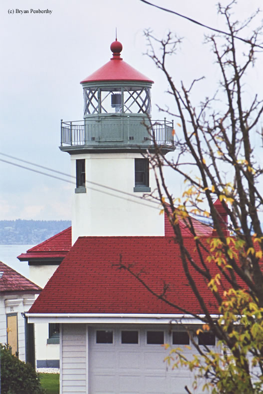 Photo of the Alki Point Lighthouse.