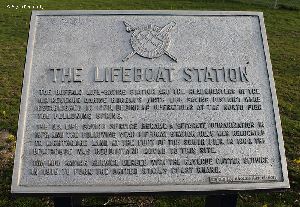 Plaque talks about the U.S. Life Saving Service and Lifeboat Station No.5.