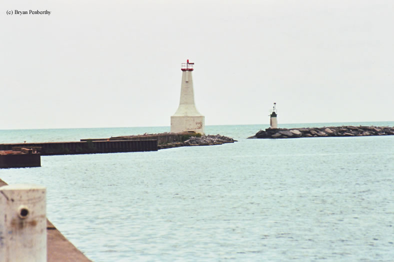 Photo of the Cobourg East Breakwater Lighthouse.