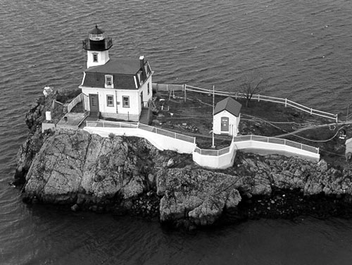 Pomham Rocks Lighthouse