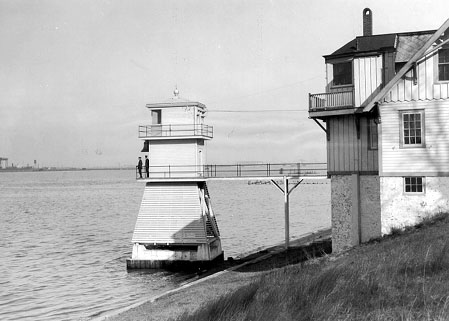 U.S. Coast Guard Archive Photo of Tinicum Island Front Range Light