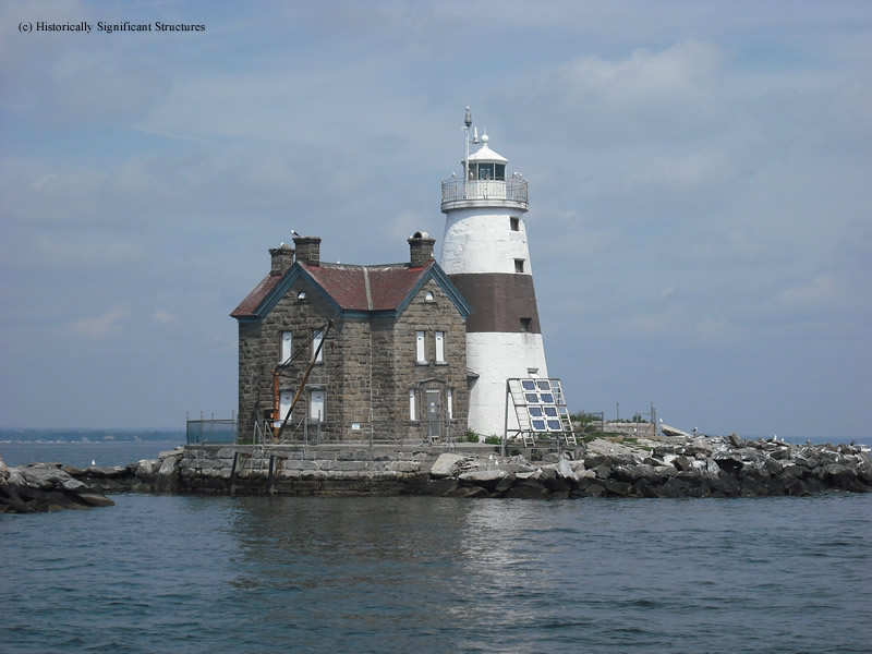 Photo of the Execution Rocks Lighthouse.