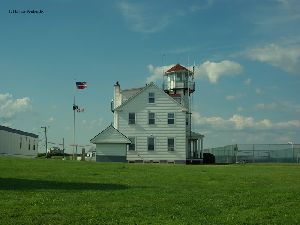 Side view of the keeper