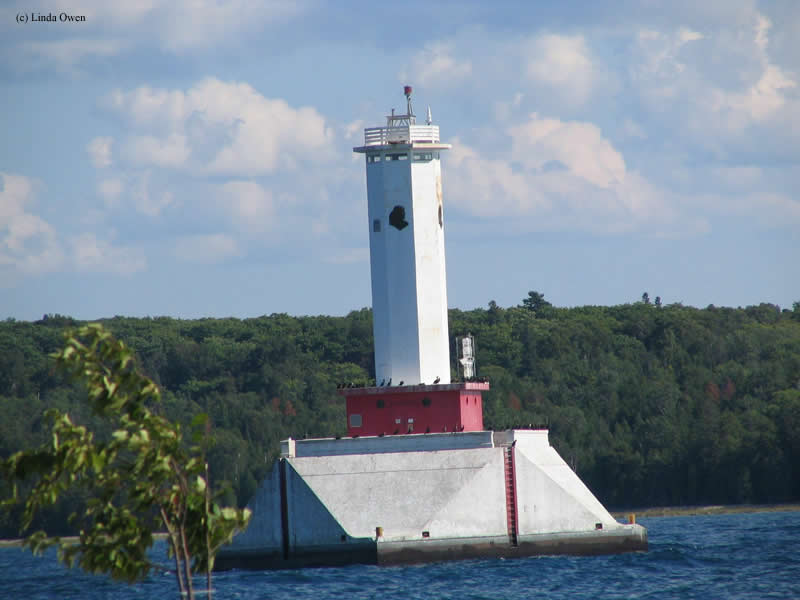 Photo of the Round Island Passage Lighthouse.
